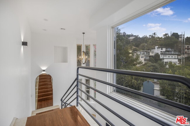 Building Photo - 8507 Franklin Ave