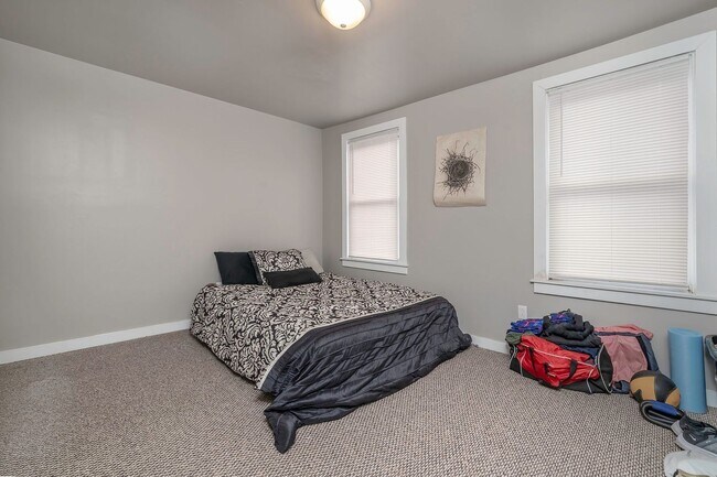 Building Photo - 1418 High St