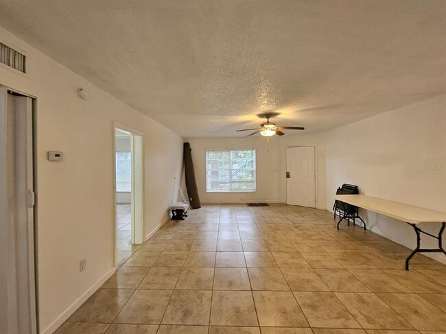 Building Photo - 3651 N Goldenrod Rd