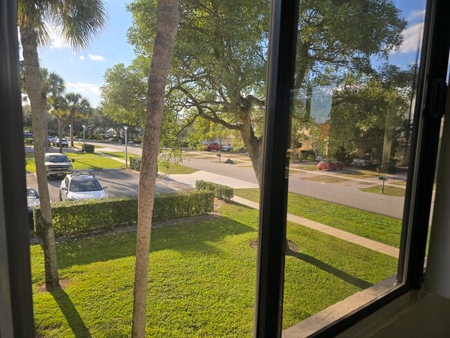 Building Photo - 12661 Westhampton Cir