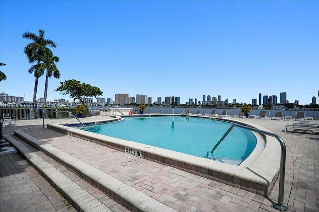 Building Photo - 16558 NE 26th Ave