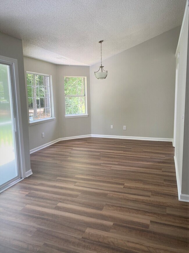 Building Photo - Remodeled Home