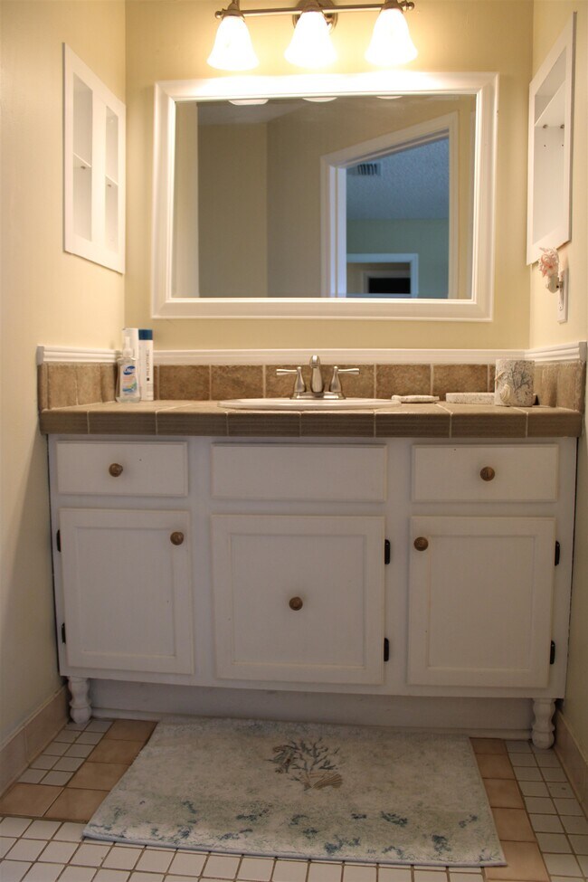 Building Photo - 5038 Alta Vista Ave