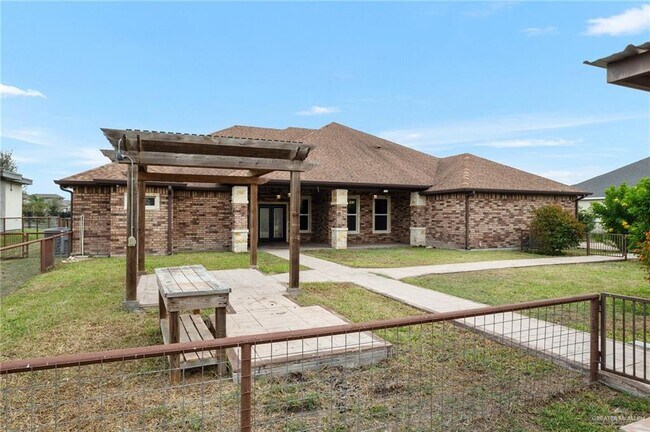 Building Photo - 22 Lucksinger Rd