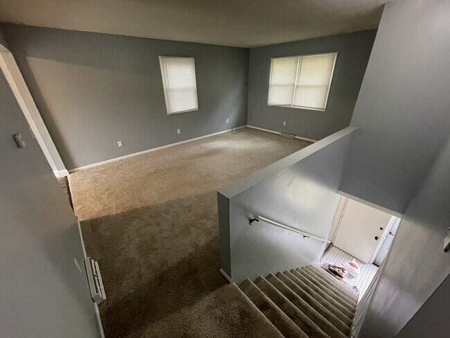 Building Photo - Woodward Duplex