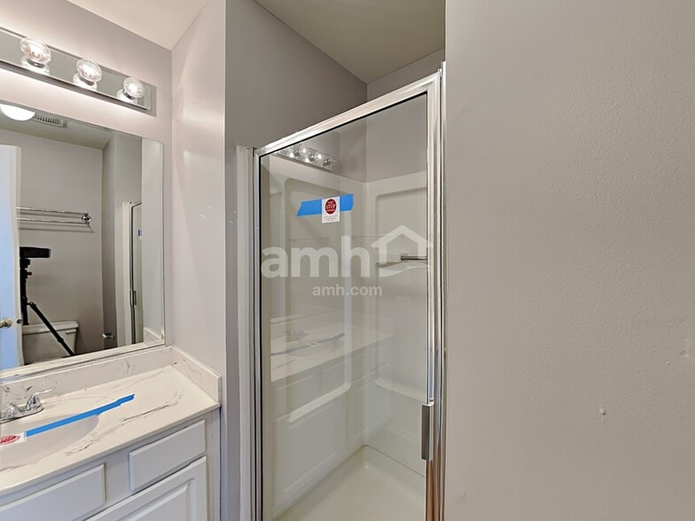 Building Photo - 2409 Courtyard Cir