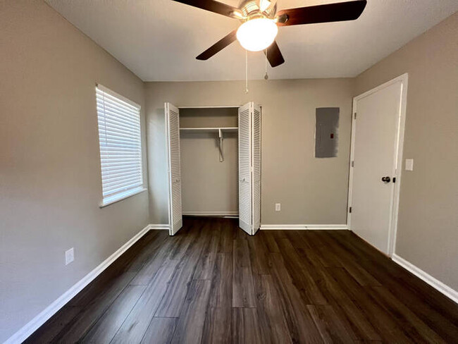 Building Photo - 21A Battery Walk Court