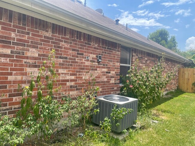 Building Photo - 6810 Atasca Creek Dr