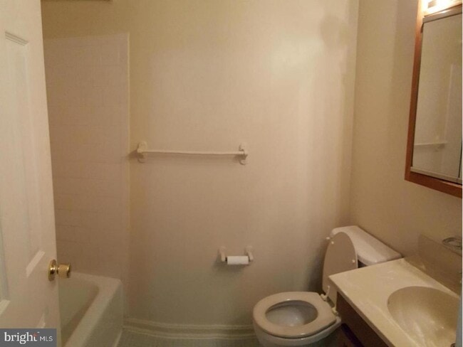 Building Photo - 8091 Community Dr