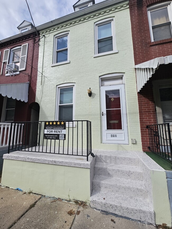 Primary Photo - 314 Coral St