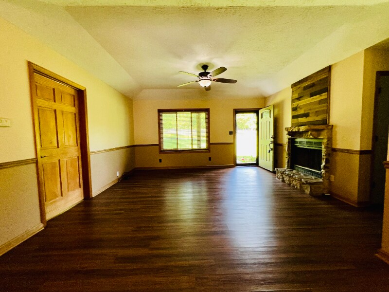 Building Photo - 724 Butler Rd
