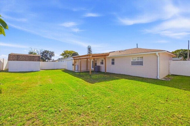 Building Photo - 5681 Tulip Ave