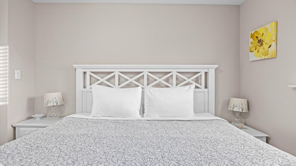 Building Photo - 814 Brighton Pl