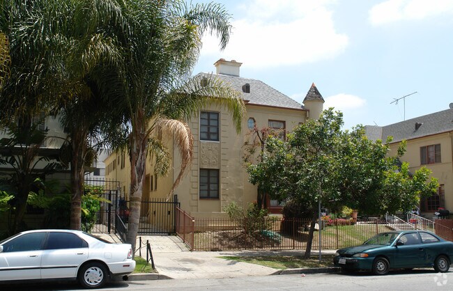 Building Photo - 848 S Hobart Blvd