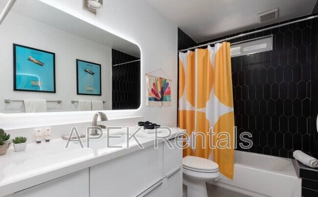 Building Photo - 2241 E Finley Rd