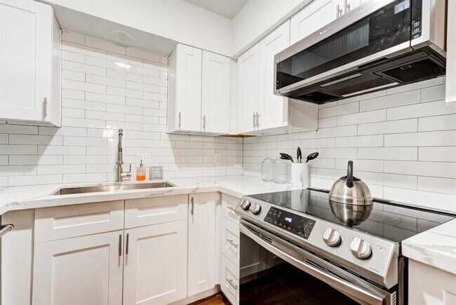 Building Photo - 2701 Bellefontaine St