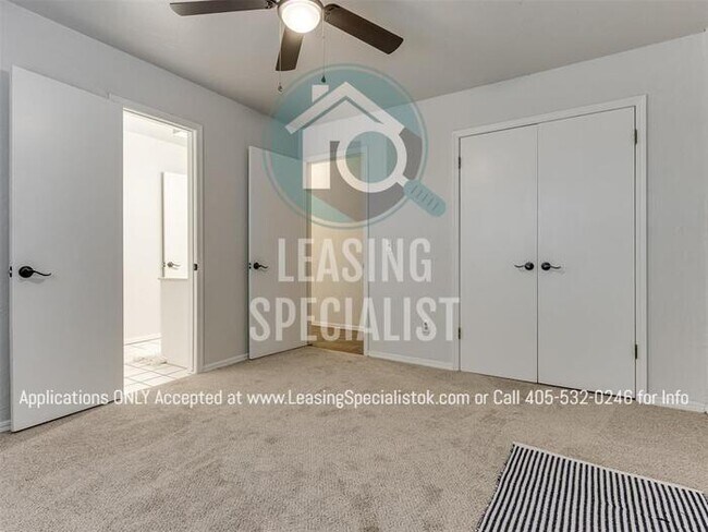 Building Photo - Stunning Yukon 3 Bed 2 Bath Home Available...