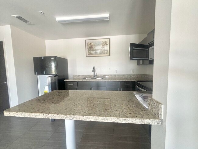 Building Photo - 502 Shiloh Dr