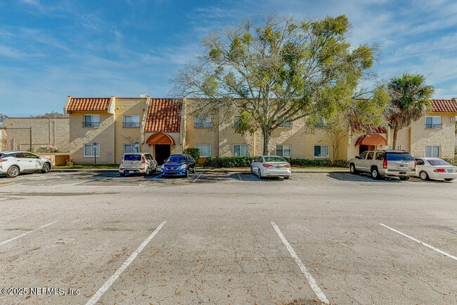 Primary Photo - 6561 Mission Ct