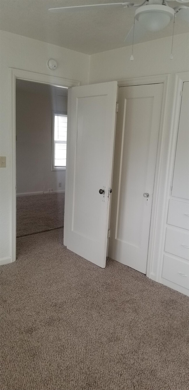 Building Photo - 1010 Garnet St NE