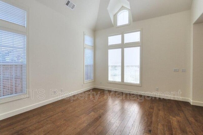 Building Photo - 1209 Lavande Dr