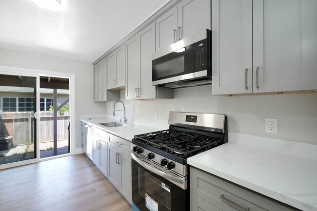 Building Photo - 31857 Valley Forge St
