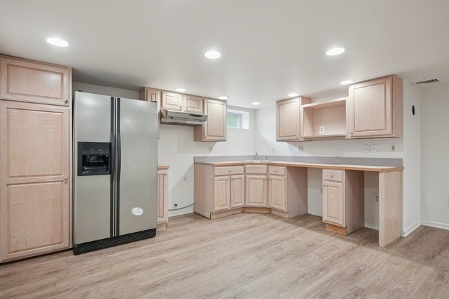 Building Photo - 34 Lewis Dr