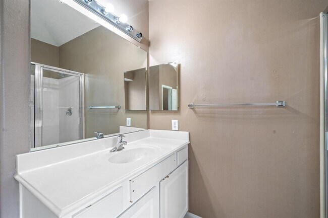 Building Photo - 7803 Blue Stream Ct