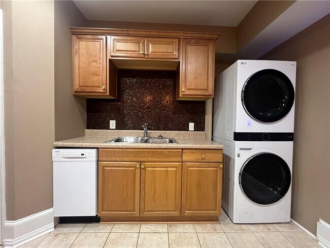 Building Photo - 1435 Flagler Ct SW