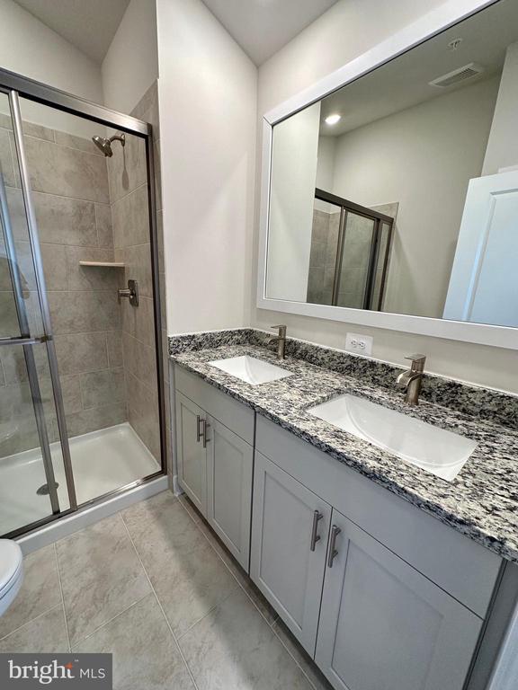 Building Photo - 2318 Woodlands Rd