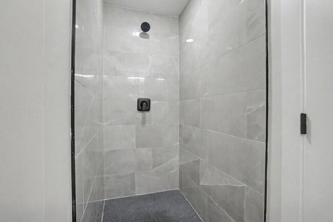 Building Photo - 83 Brookhaven Dr