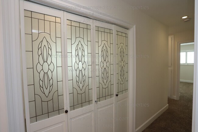 Building Photo - 25502 McIntyre St