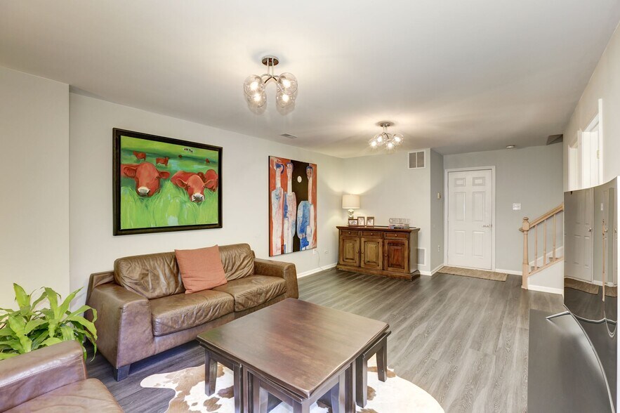 Building Photo - 5742 Governors Pond Cir