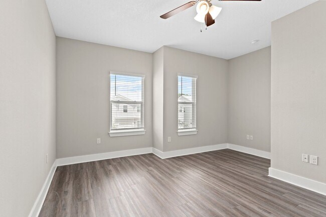 Building Photo - 302 Date Palm Lane