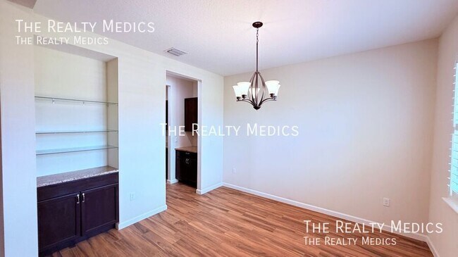 Building Photo - 1102 Victoria Hills Dr S