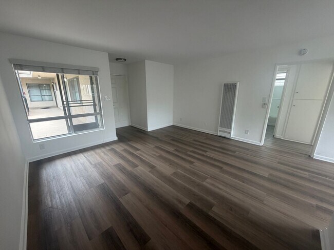 Interior Photo - t1257