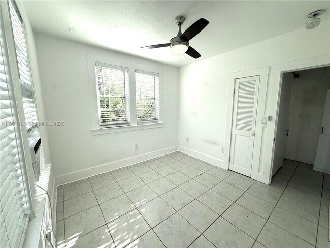 Building Photo - 586 NE 62nd St