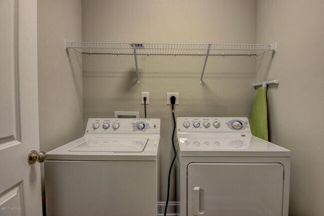 Building Photo - 140 Poplar Branch Way