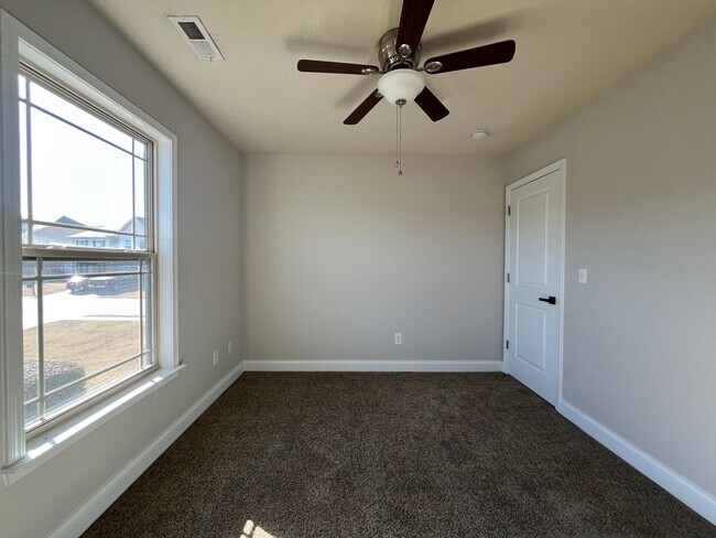 Building Photo - 116 Damascus Dr