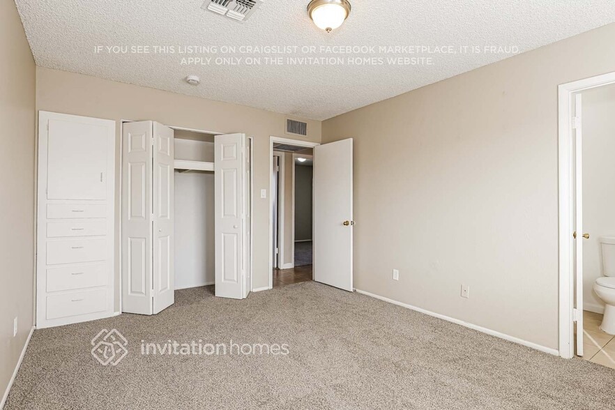 Building Photo - 8233 W Indianola Ave