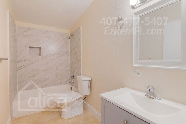Building Photo - 932 21st St