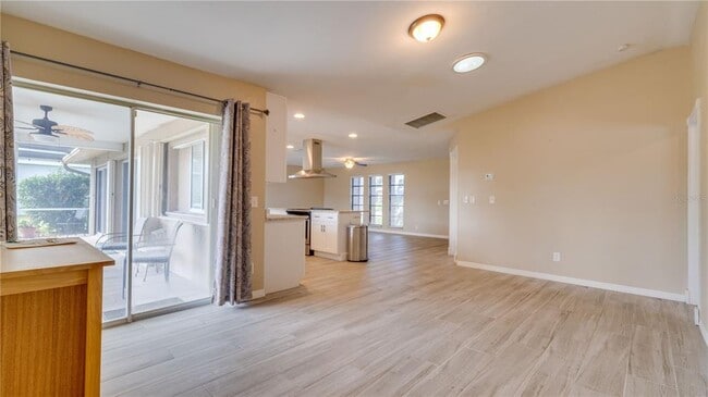 Building Photo - 1128 SE 29th Terrace