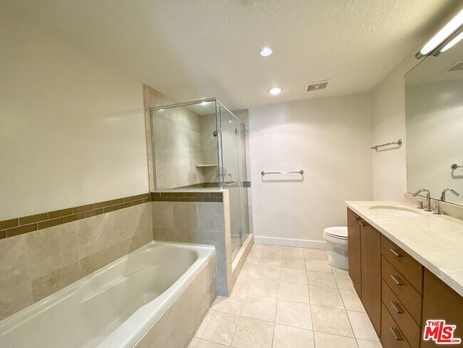 Building Photo - 3141 Michelson Dr