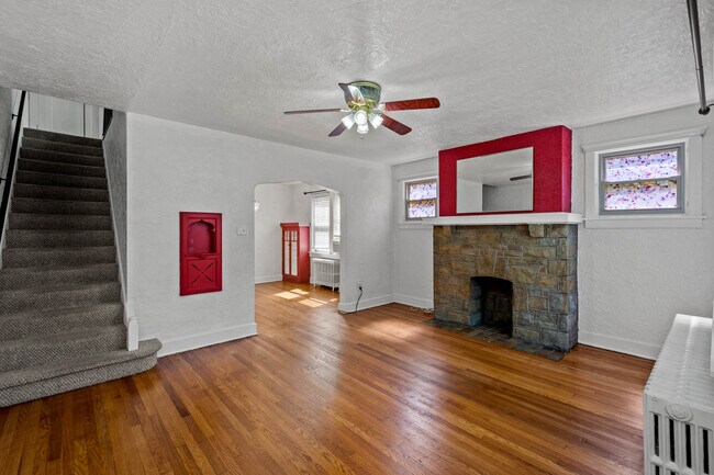 Building Photo - 161 Morrison Dr