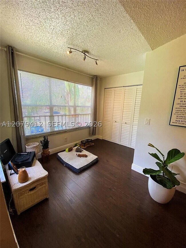 Building Photo - 13090 Vista Isles Dr
