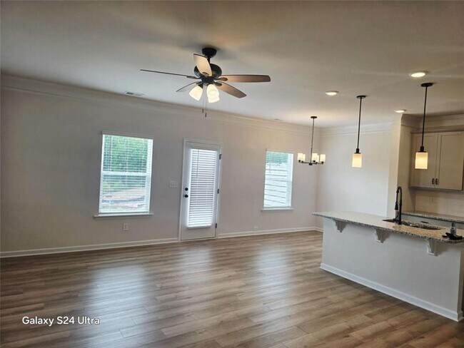 Building Photo - 2625 Ravencliff Dr