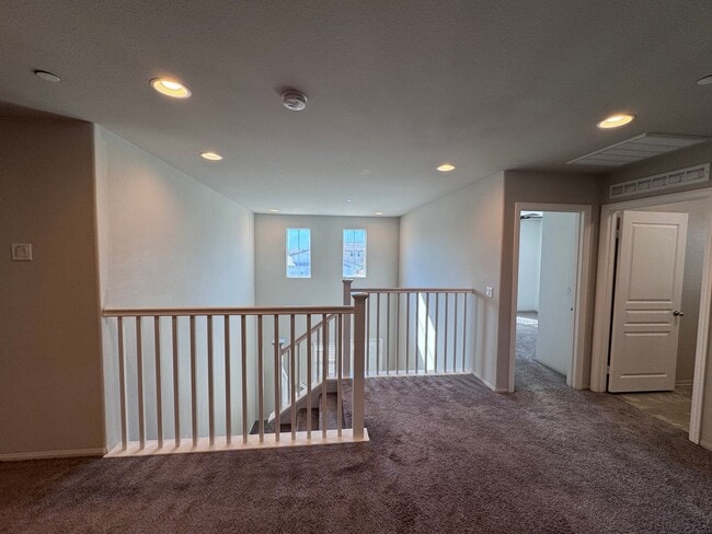 Building Photo - Large Newer Home - 4 Bedroom / 3 1/2 Bath