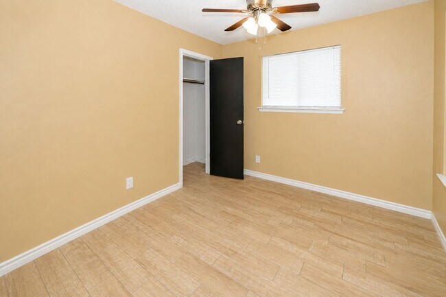 Building Photo - Charming Corner Lot Retreat: 3-Bedroom Haven in Killeen!