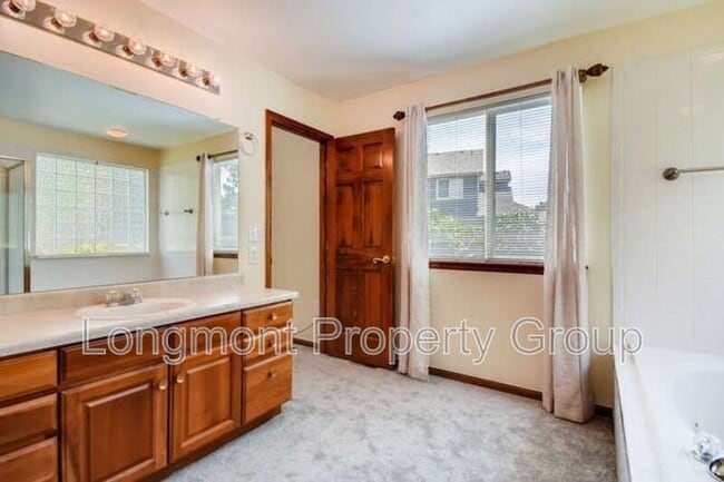 Building Photo - 1029 Morning Dove Dr