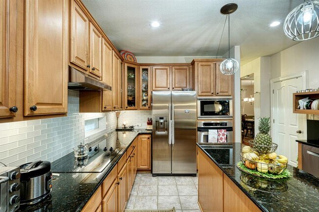 Building Photo - 1800 Bluffwood Pl